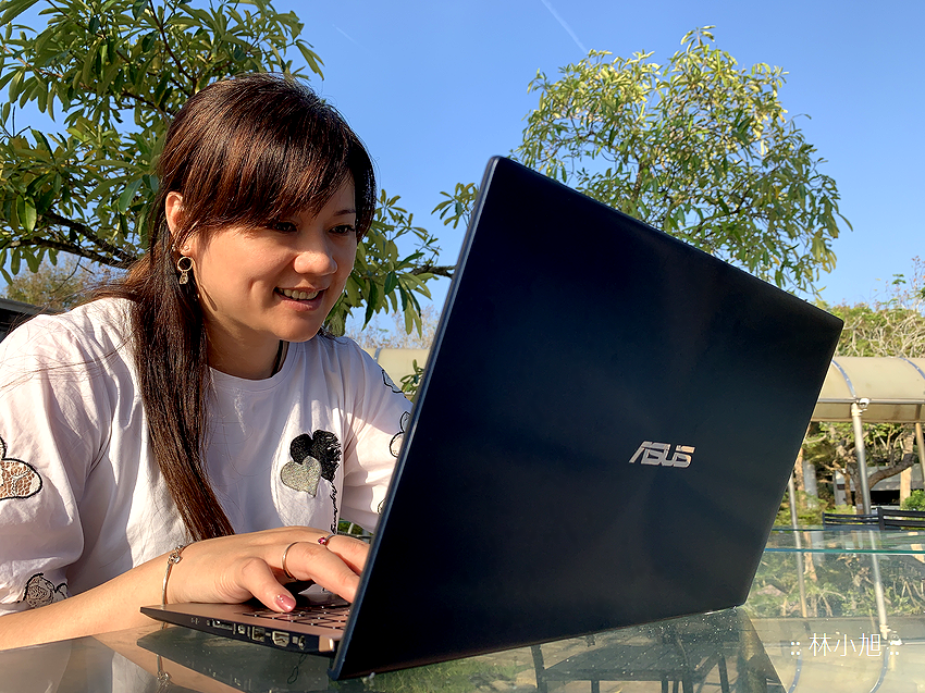 【開箱】ASUS華碩全球最小15吋筆電 – ZenBook 15窄邊框螢幕獨顯筆記型電腦。
