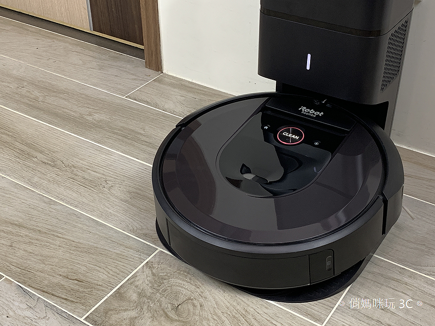 【開箱】iRobot Roomba i7+ 特有自動倒垃圾，不髒手的至尊掃地機器人