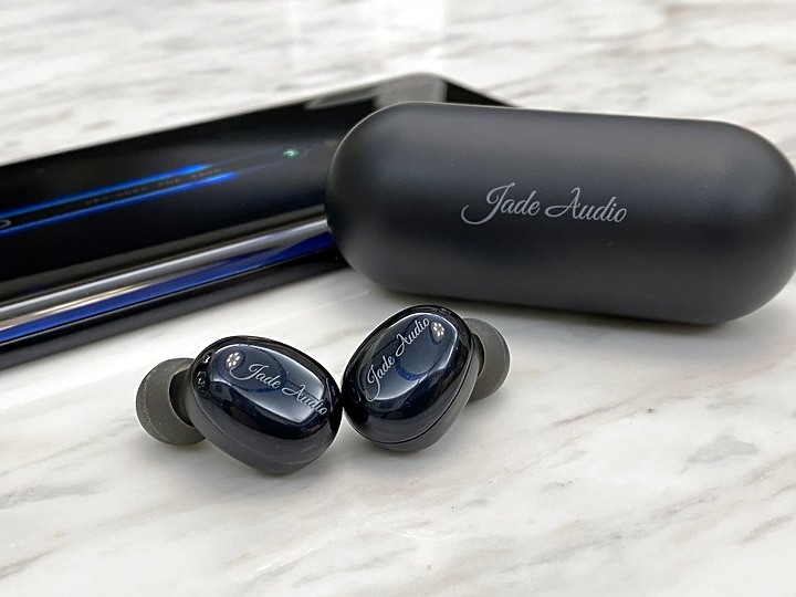 【開箱】JadeAudio EW1無線藍牙耳機，服貼好配戴，音效質感佳！