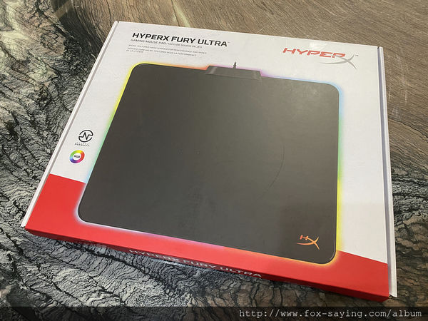 HyperX FURY Ultra硬質RGB電競滑鼠墊，在桌面展現屬於自我風格的燈光秀！