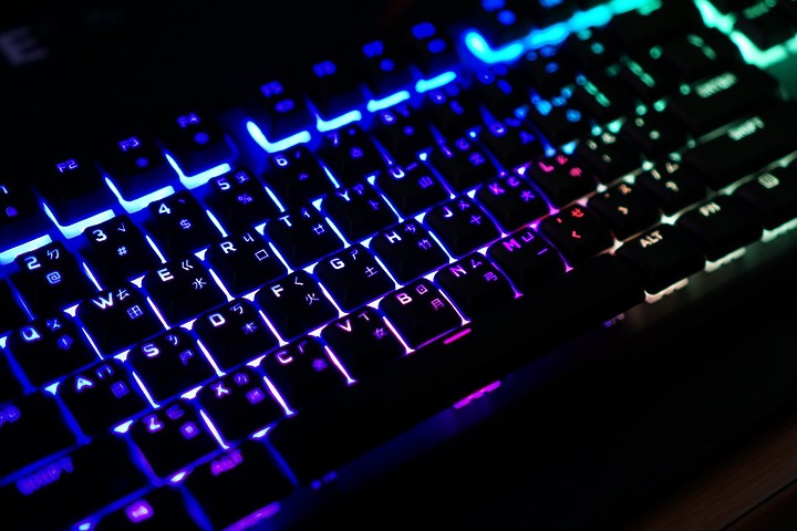 【開箱】Corsair K60 RGB PRO機械電競鍵盤｜CHERRY VIOLA軸好香阿