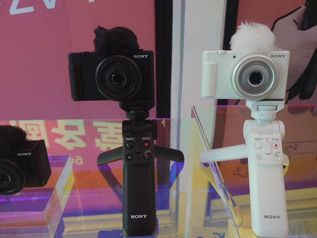 【開箱】輕巧型 Vlog 相機 Sony ZV-1F 登台隨手輕鬆拍